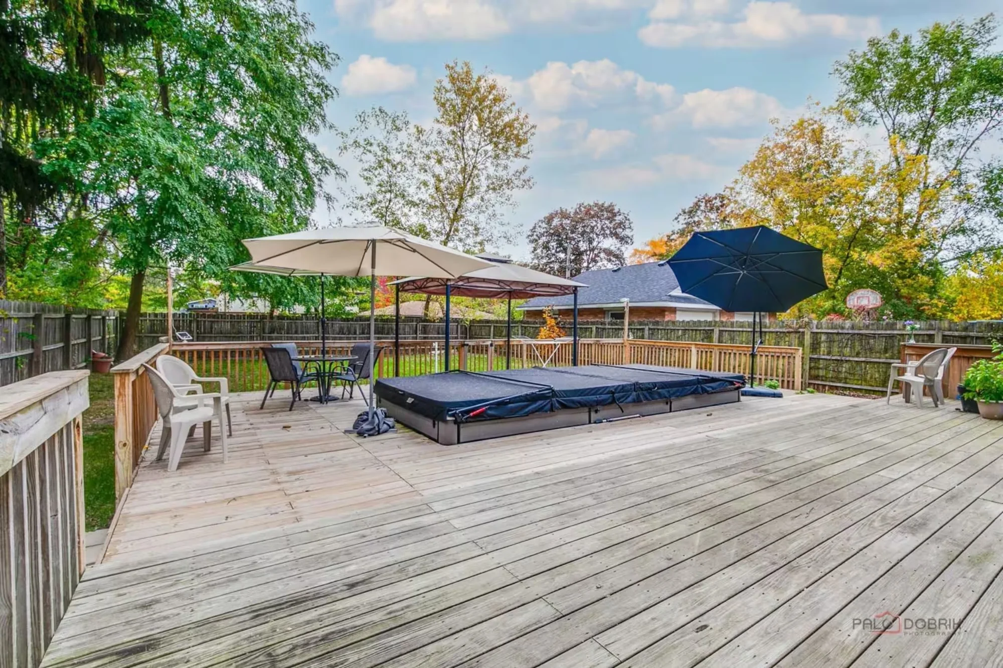 Outdoor amenities at Bluejacket Bungalow